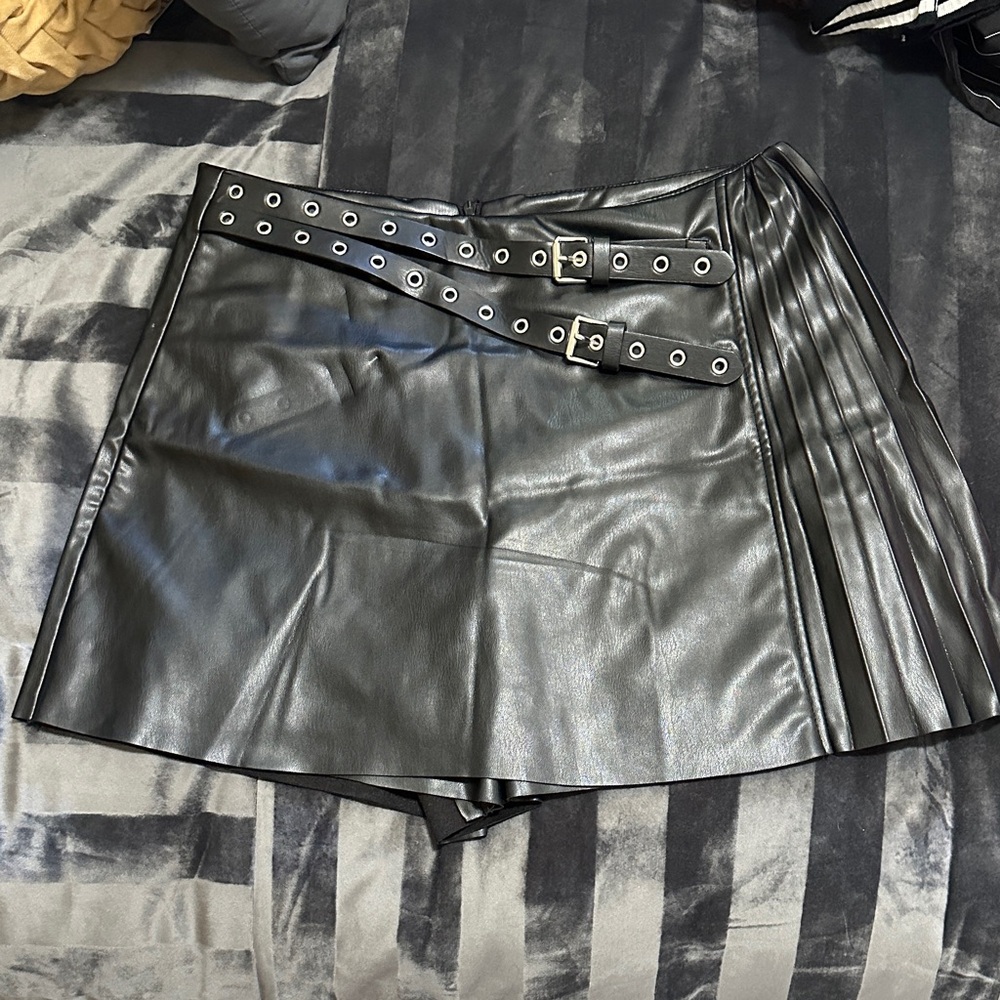 Zara Black Faux Leather pleated skort.